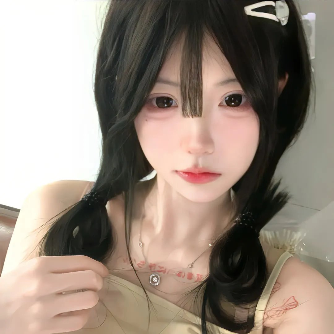 穿黄靴子的女孩